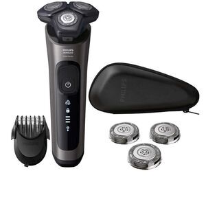 Phillips Norelco shaver 6600 NIB